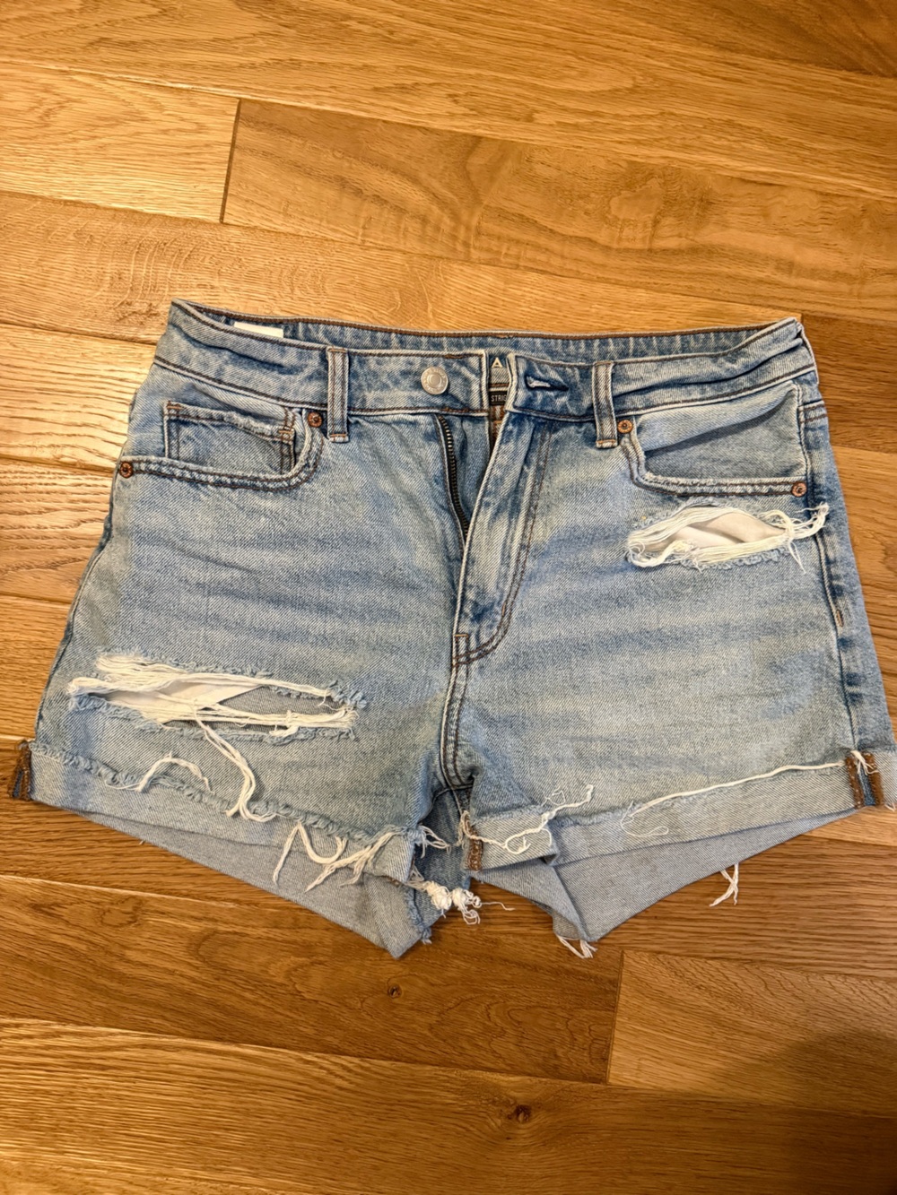 American Eagle Strigid Denim Mom Short | size 6